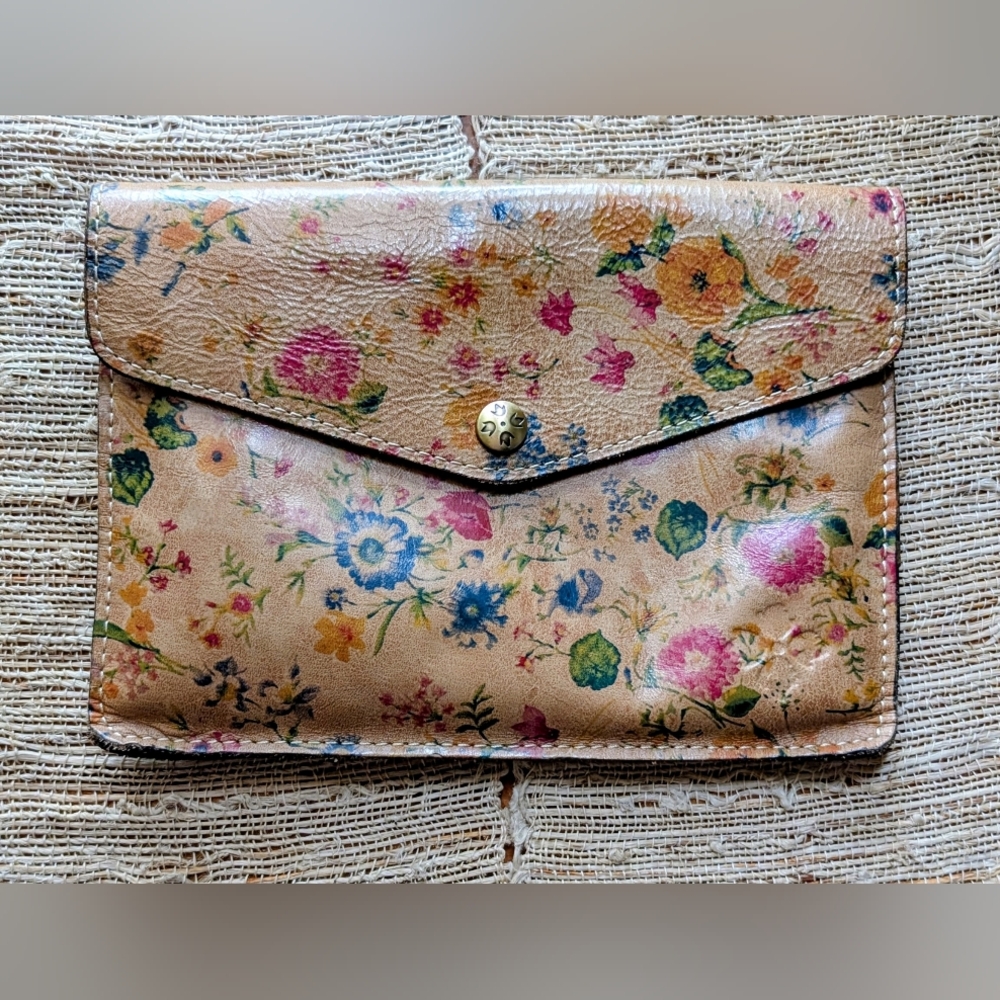 Patricia Nash • Heritage Mini Ipad Case in Prairie Rose